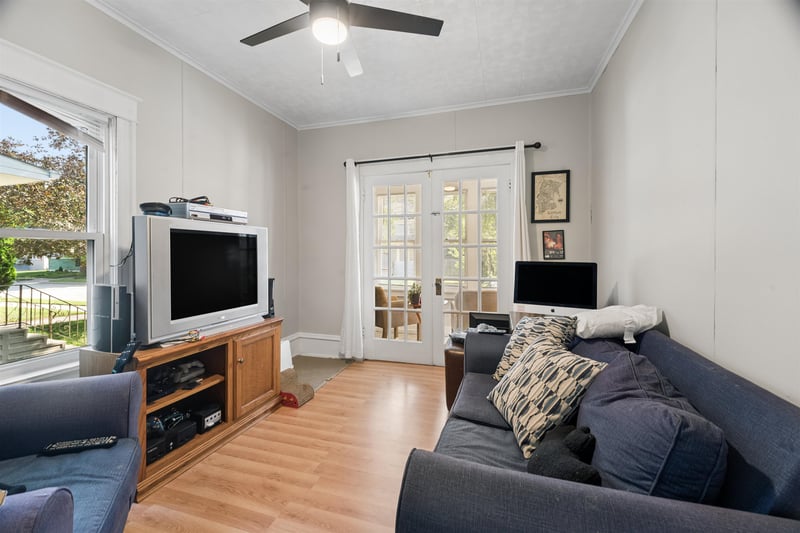 1213 Grand St, Oshkosh, WI 54901