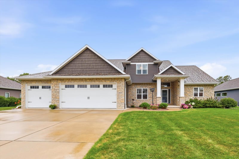 2259 Mahogany Trl, De Pere, WI 54115-1845