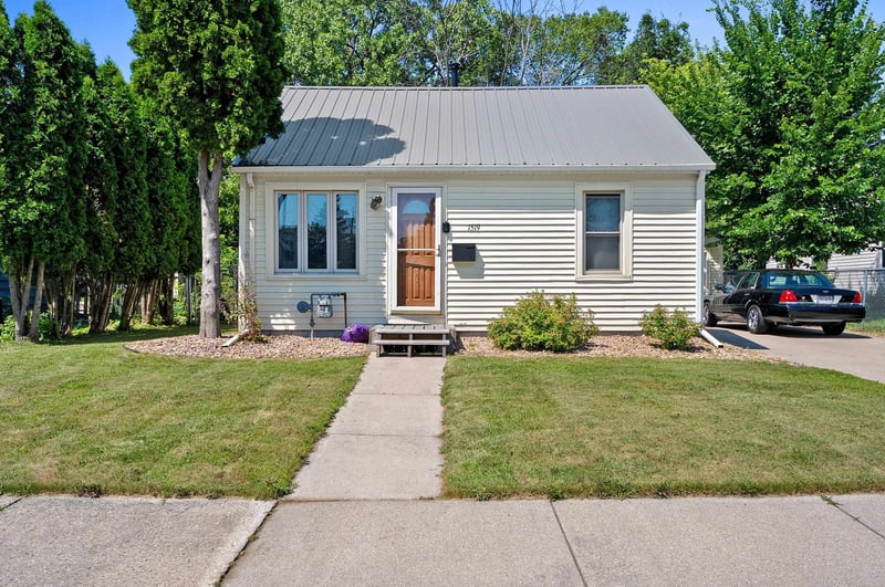 1519 Wayne St, Appleton, WI 54911