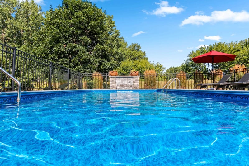 3110 Seafarer Way, Suamico, WI 54173