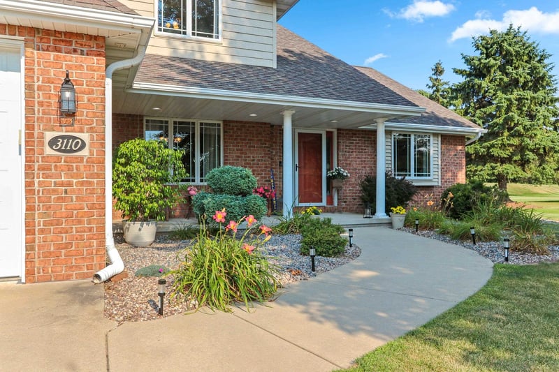3110 Seafarer Way, Suamico, WI 54173