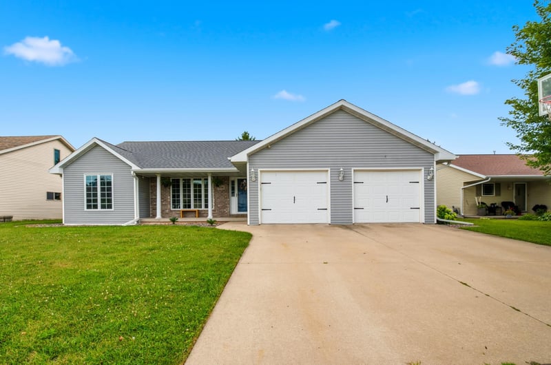2341 Daytona Speedway, De Pere, WI 54115-8073
