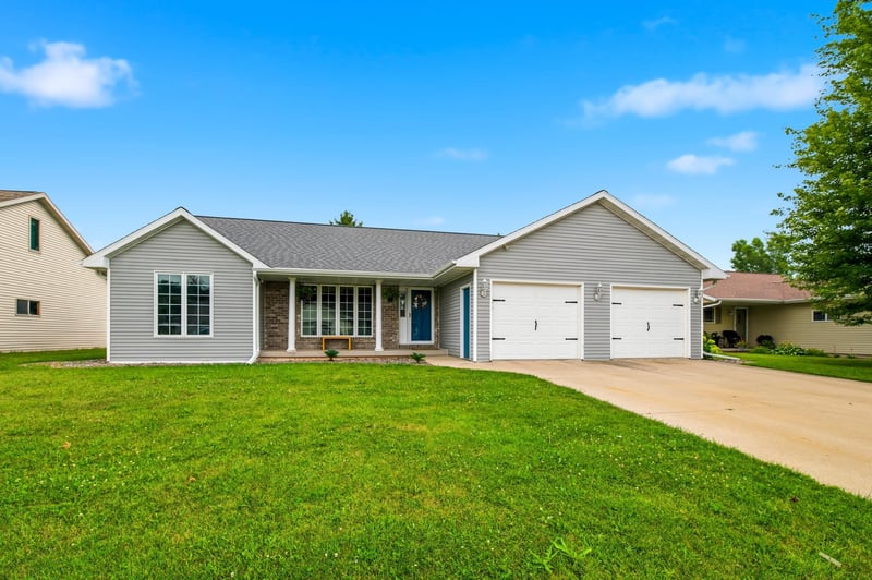 2341 Daytona Speedway, De Pere, WI 54115-8073