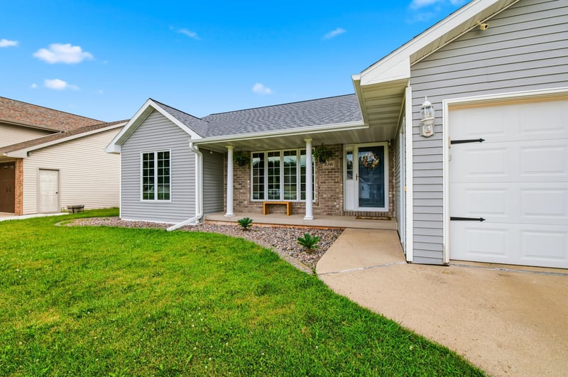2341 Daytona Speedway, De Pere, WI 54115-8073