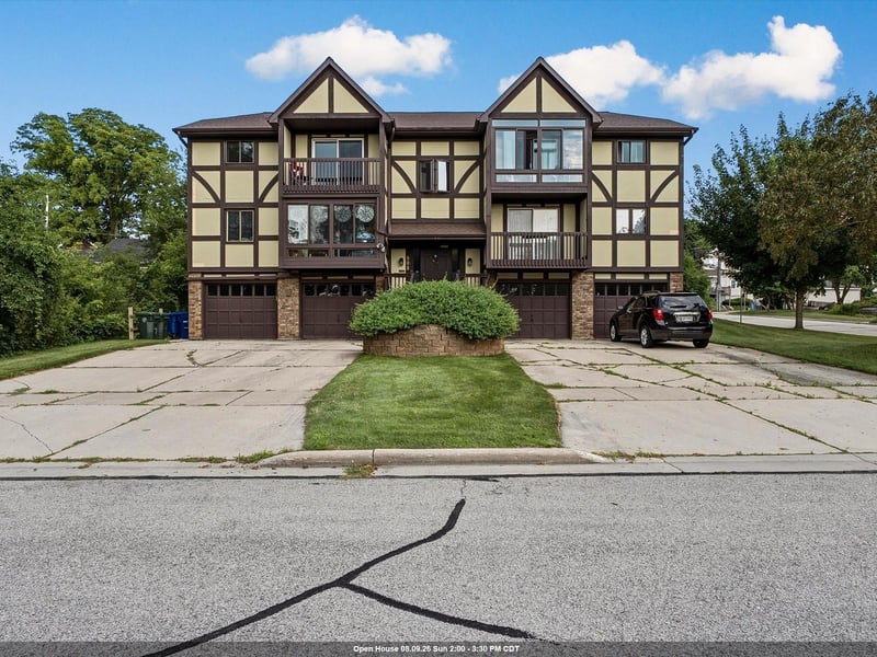 502 Front St #3, De Pere, WI 54115-2546