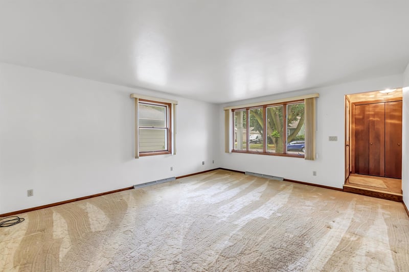 1343 Emilie St, Green Bay, WI 54301-3111
