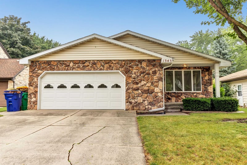 1343 Emilie St, Green Bay, WI 54301-3111