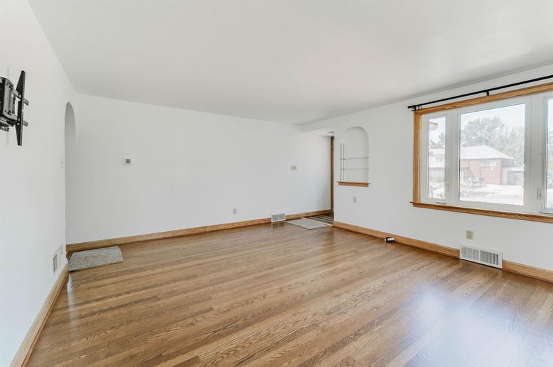 776 Elm St, Neenah, WI 54956