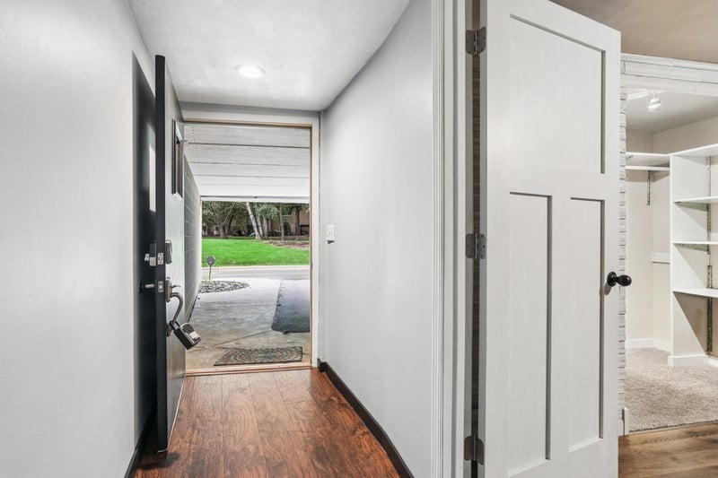 4545 Pine St, Appleton, WI 54914