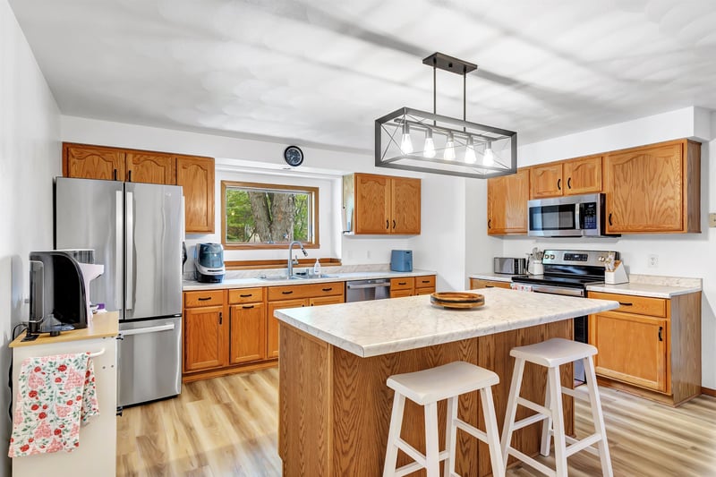 110 Morningside Dr, Kaukauna, WI 54130