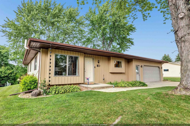 110 Morningside Dr, Kaukauna, WI 54130