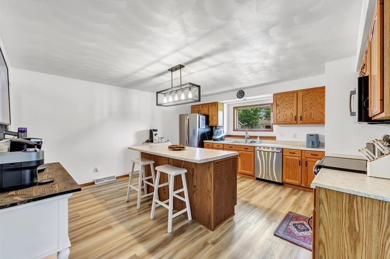 110 Morningside Dr, Kaukauna, WI 54130