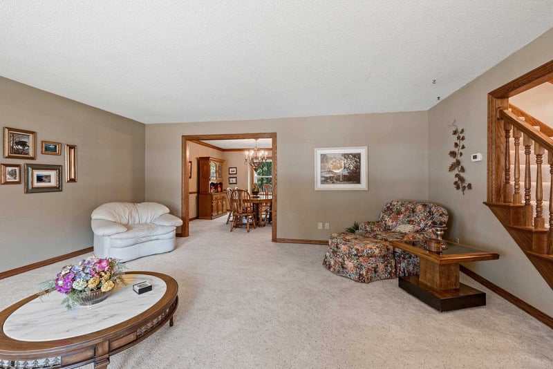 2495 Shady Oak Dr, Green Bay, WI 54304