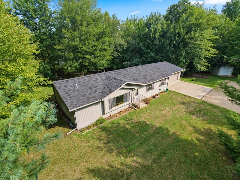 W5065 Rainbow Cir, Shawano, WI 54166
