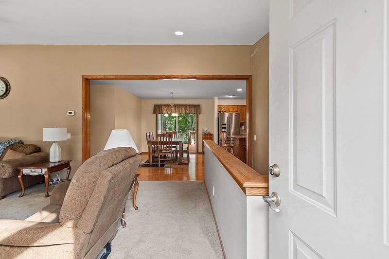 W5065 Rainbow Cir, Shawano, WI 54166