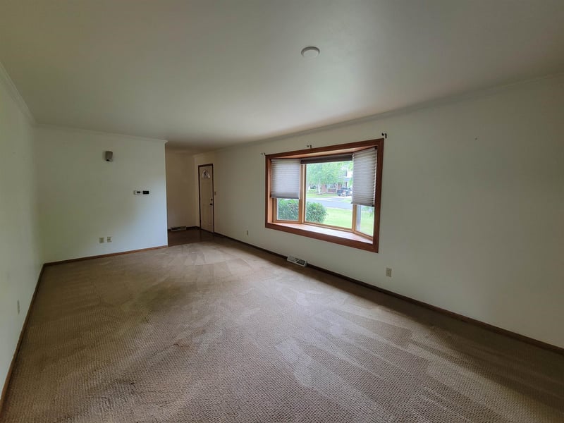 1004 Honey Creek Rd, Oshkosh, WI 54904-9322