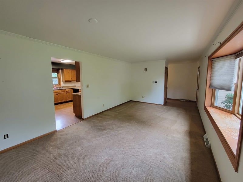 1004 Honey Creek Rd, Oshkosh, WI 54904-9322