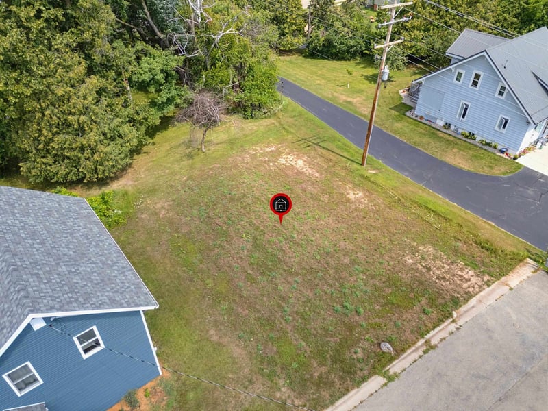 305 E Armstrong St, Gillett, WI 54124