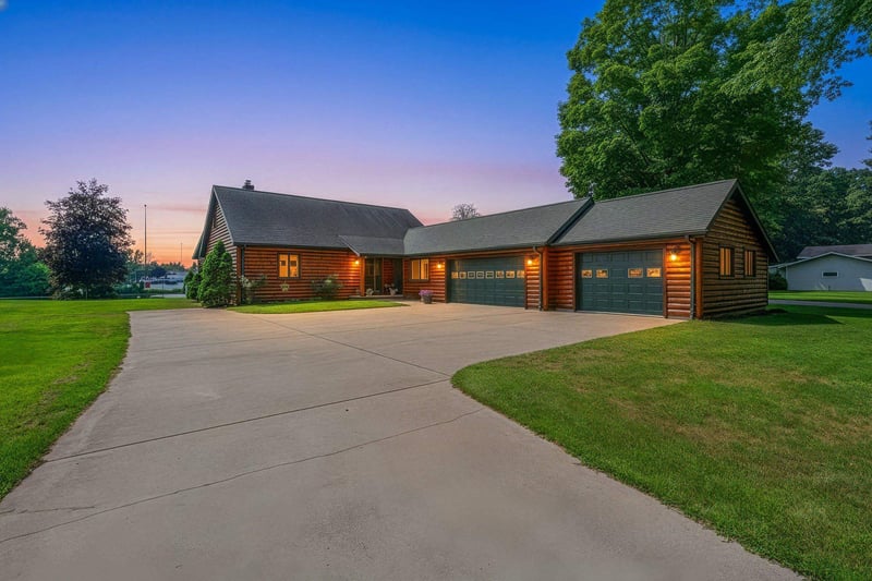 240 Alpine Dr, Shawano, WI 54166-0000
