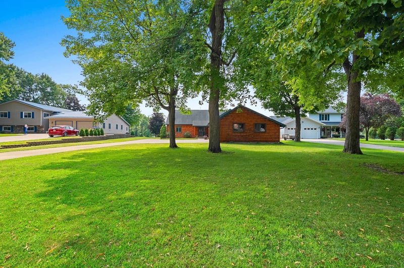 240 Alpine Dr, Shawano, WI 54166-0000
