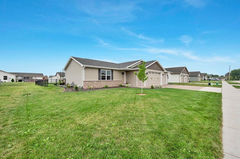 1449 Mase Dr, Kaukauna, WI 54130