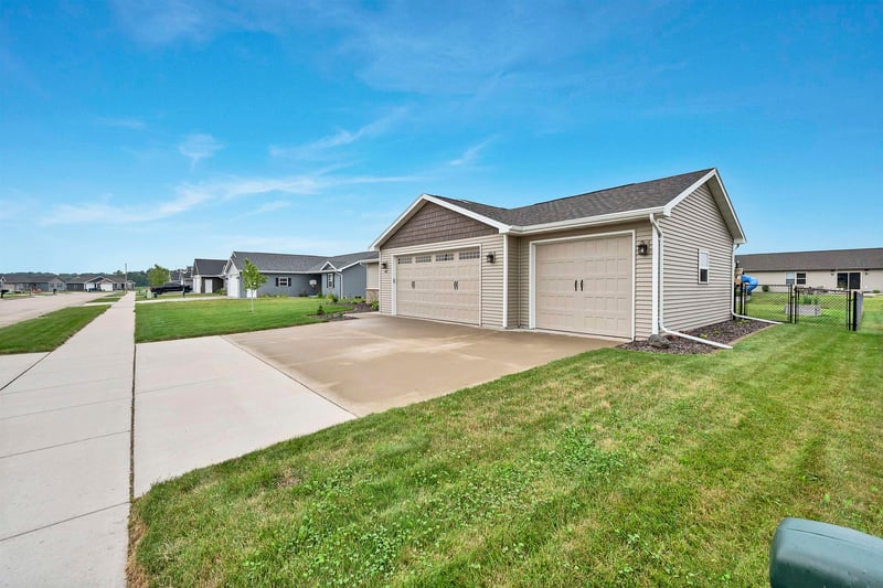 1449 Mase Dr, Kaukauna, WI 54130