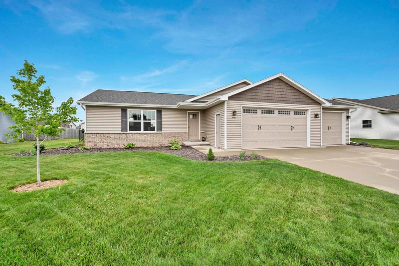 1449 Mase Dr, Kaukauna, WI 54130