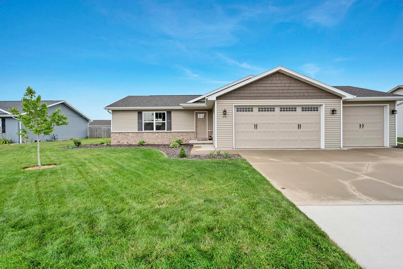 1449 Mase Dr, Kaukauna, WI 54130