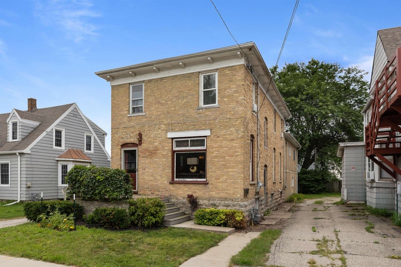 303 Parkway Ave, Oshkosh, WI 54901
