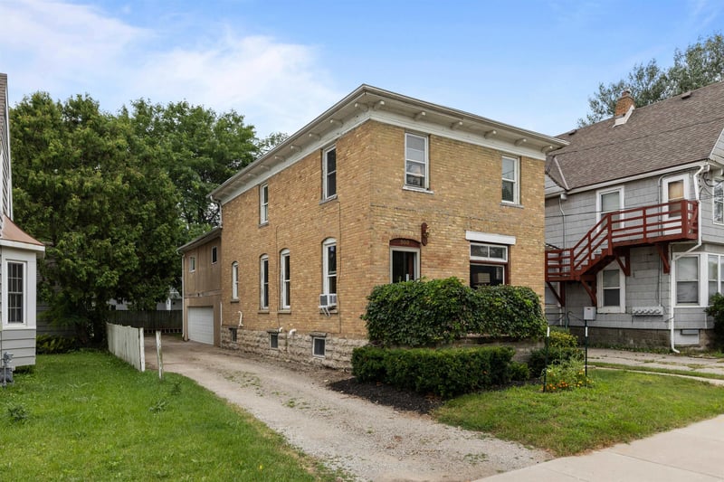 303 Parkway Ave, Oshkosh, WI 54901