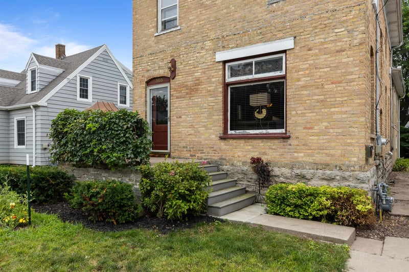 303 Parkway Ave, Oshkosh, WI 54901