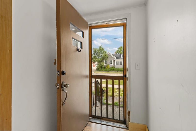 831 Winnebag0 Ave, Oshkosh, WI 54901