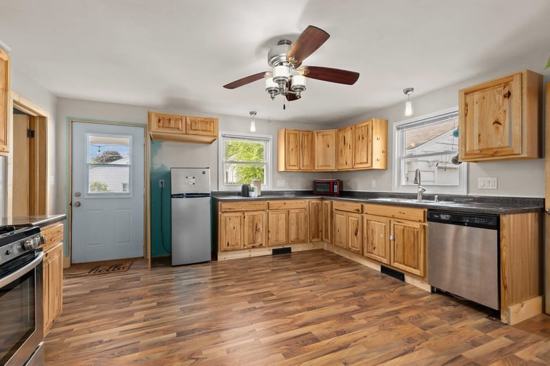 831 Winnebago Ave, Oshkosh, WI 54901