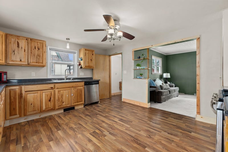 831 Winnebago Ave, Oshkosh, WI 54901
