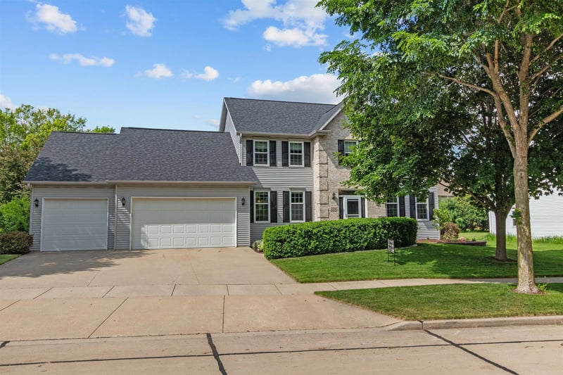 224 Carrington Ln, Appleton, WI 54913