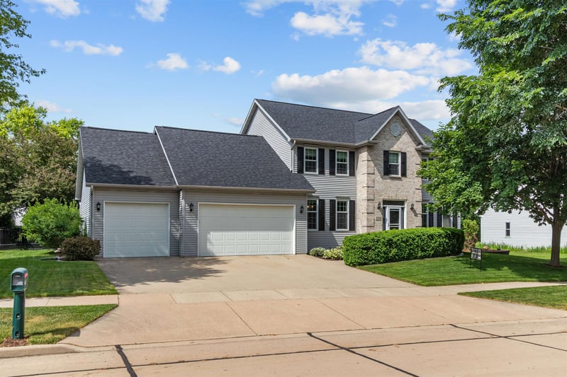 224 Carrington Ln, Appleton, WI 54913