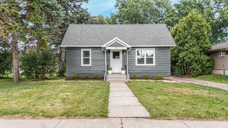 514 Josslyn St, Oshkosh, WI 54902-2025