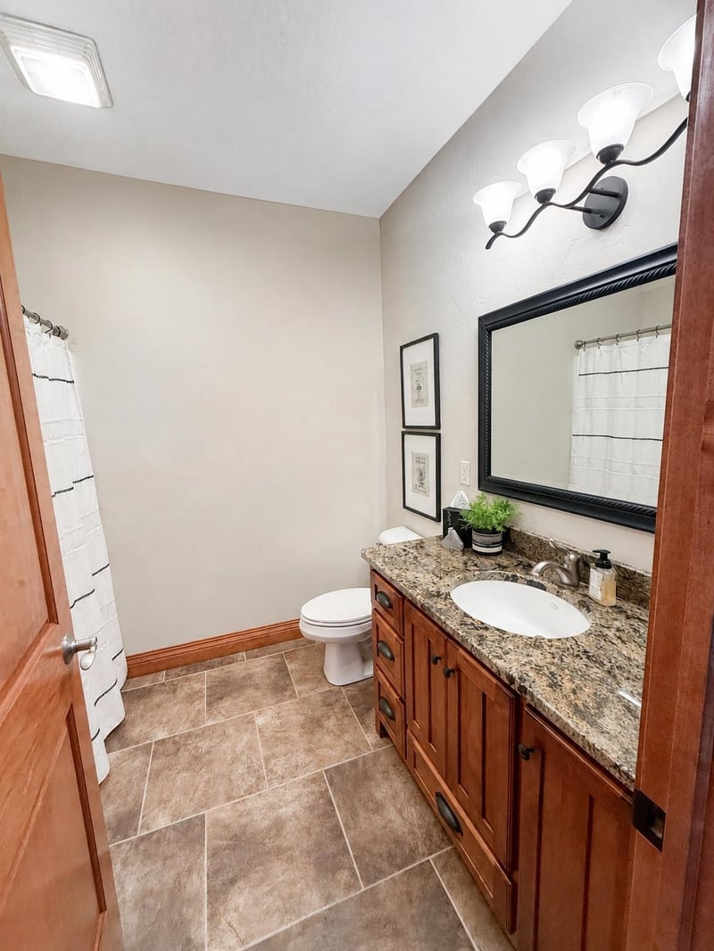 1056 Harbor Lights Rd, Suamico, WI 54173