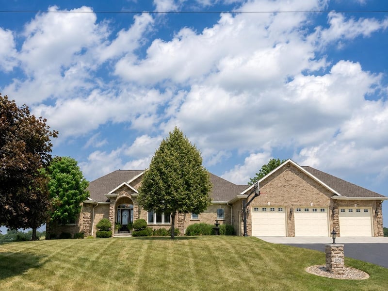 1056 Harbor Lights Rd, Suamico, WI 54173