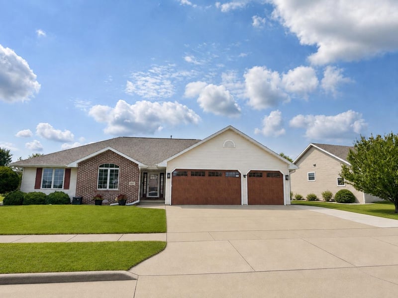 4807 Fuji Dr, Appleton, WI 54913