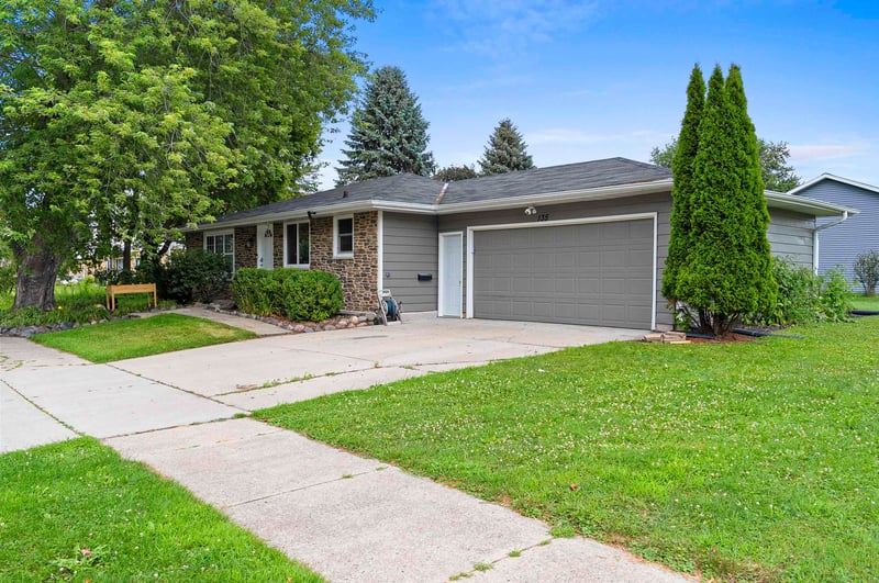 135 Platten St, Green Bay, WI 54303-1934