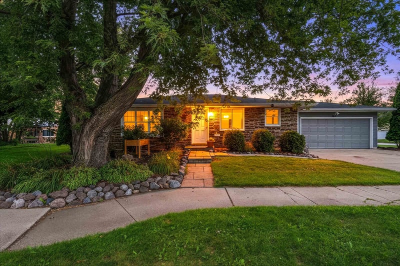135 S Platten St, Green Bay, WI 54303-1934