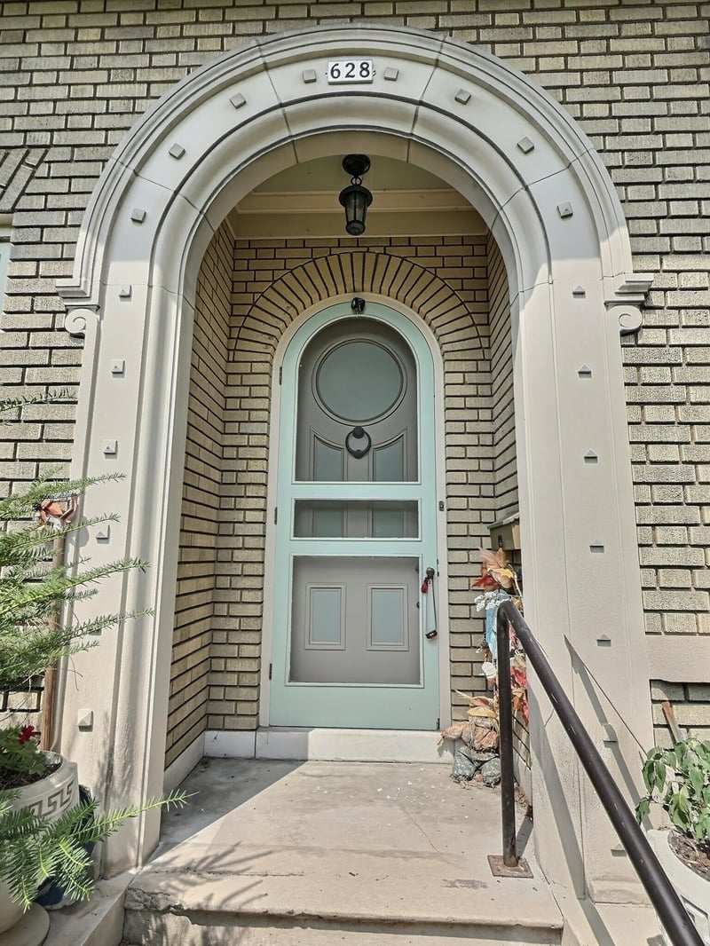 628 Irving Ave, Oshkosh, WI 54901