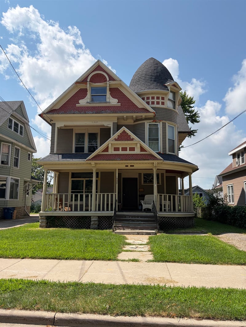 535 Algoma Blvd, Oshkosh, WI 54901