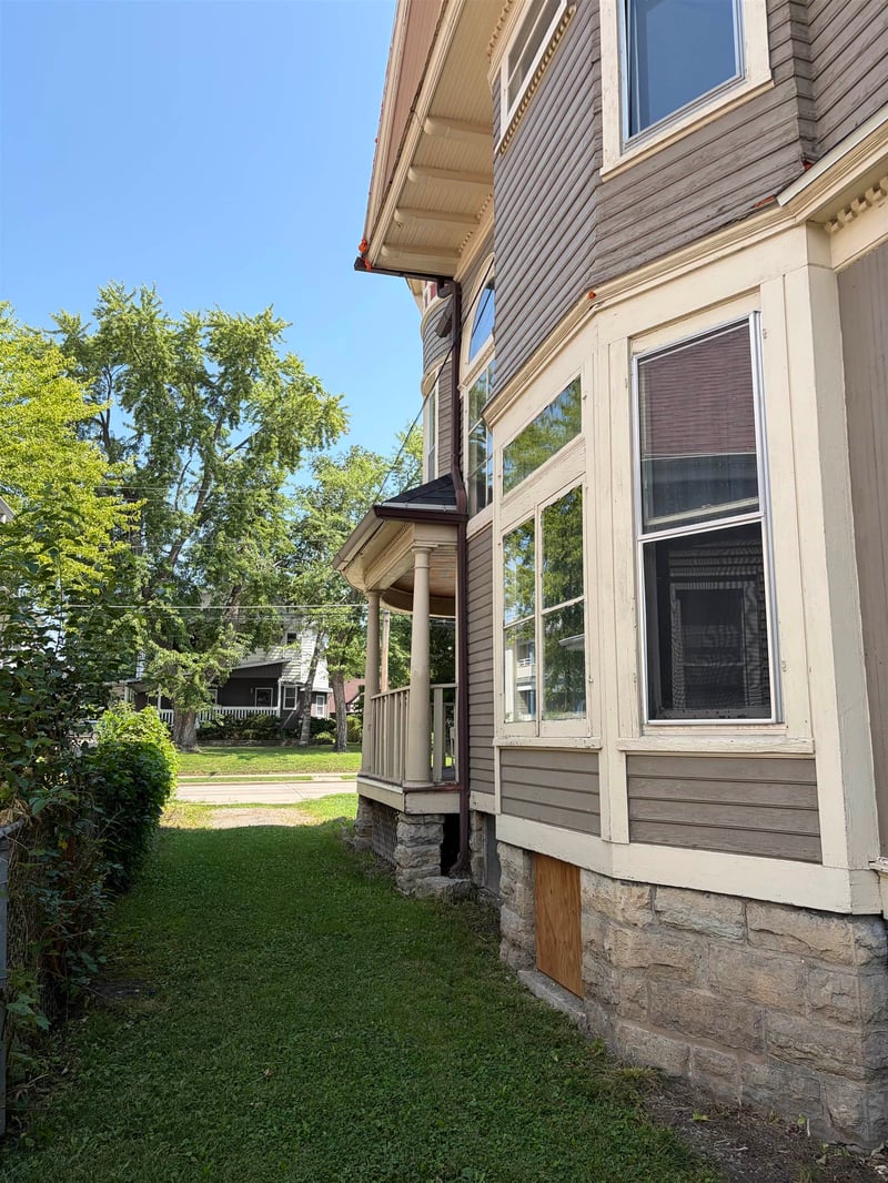 535 Algoma Blvd, Oshkosh, WI 54901