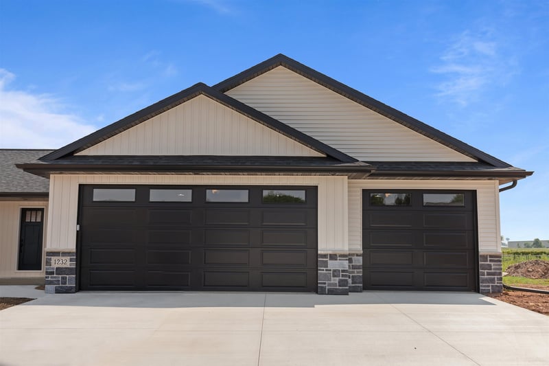 1232 Kensington Dr, Appleton, WI 54915