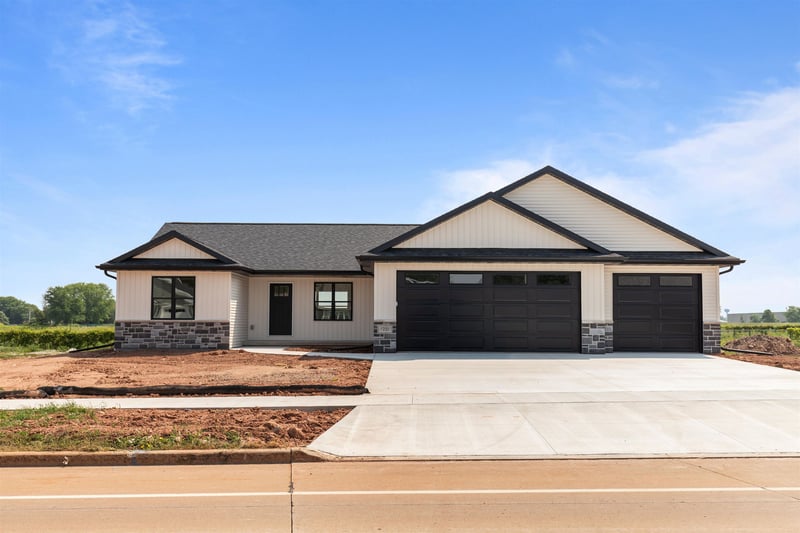 1232 Kensington Dr, Appleton, WI 54915