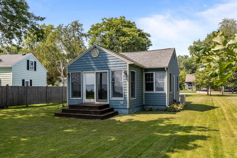 1823 Brighton Beach Rd, Menasha, WI 54952