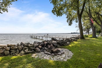 1823 Brighton Beach Rd, Menasha, WI 54952