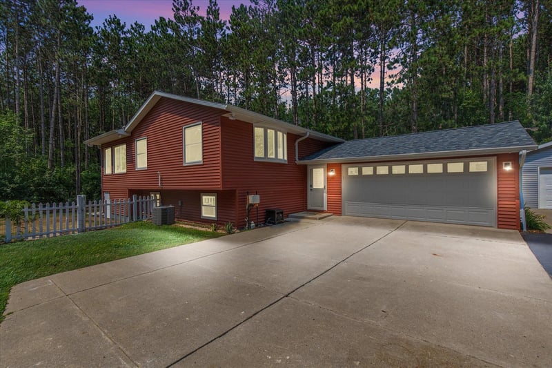 4057 St Francis Park Dr, Suamico, WI 54313-8434
